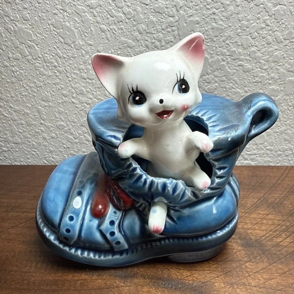 Vintage Kitty Cat in a Shoe Piggy Bank Japan